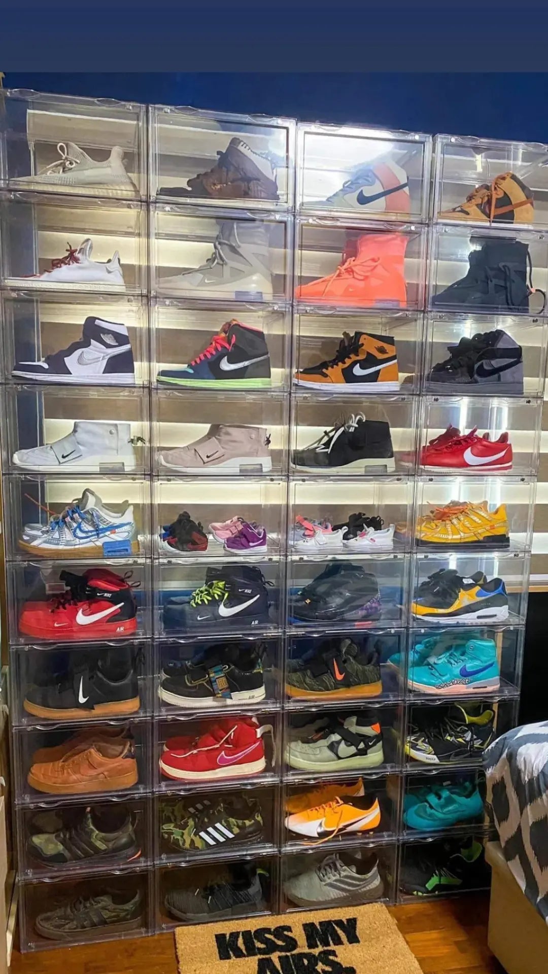 Side Door Sneaker Display Box Transparent SCHUMI