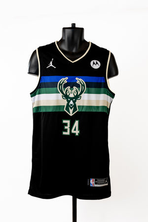 
                  
                    Load image into Gallery viewer, NBA Basketball Jersey - Milwaukee Bucks Giannis Antetokounmpo
                  
                